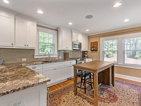 5th image of 203 E Augusta Pl