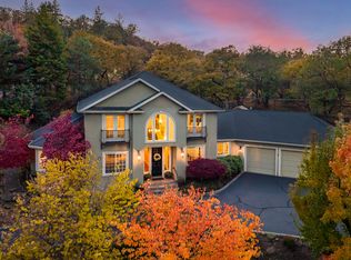 510 Coachman Dr, Jacksonville, OR 97530