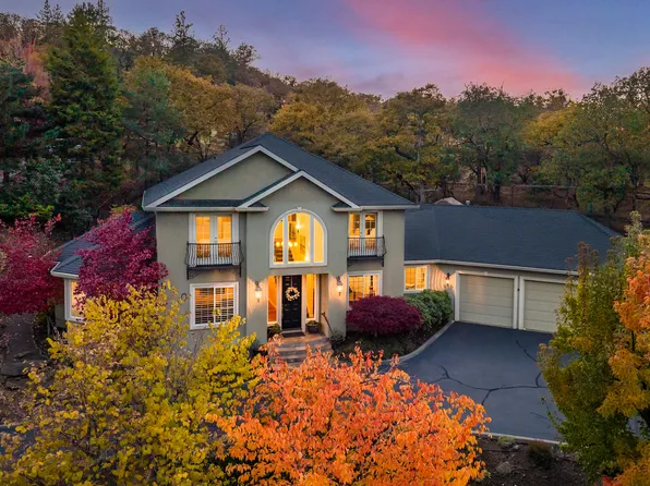 510 Coachman Dr, Jacksonville, OR 97530