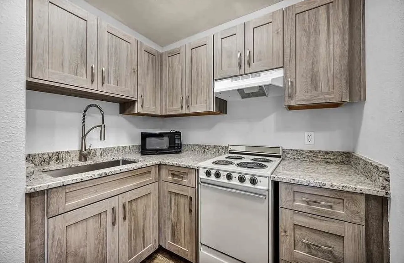 Mountain View Apartments — Photo 1