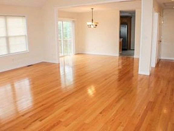 4th image of 106 Pepper Grass Dr
