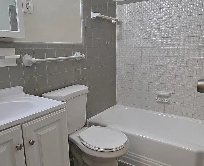10424 Rockville Pike #402 — Photo 22