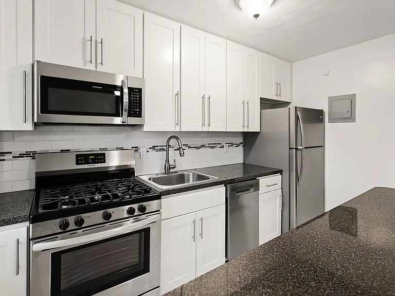 Molly Pitcher Village Apartments — Photo 9