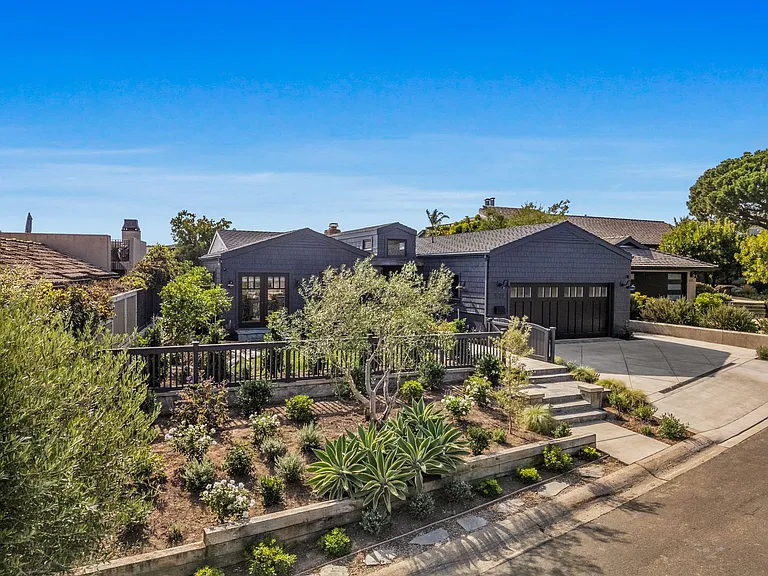531 De Anza Dr — Photo 3
