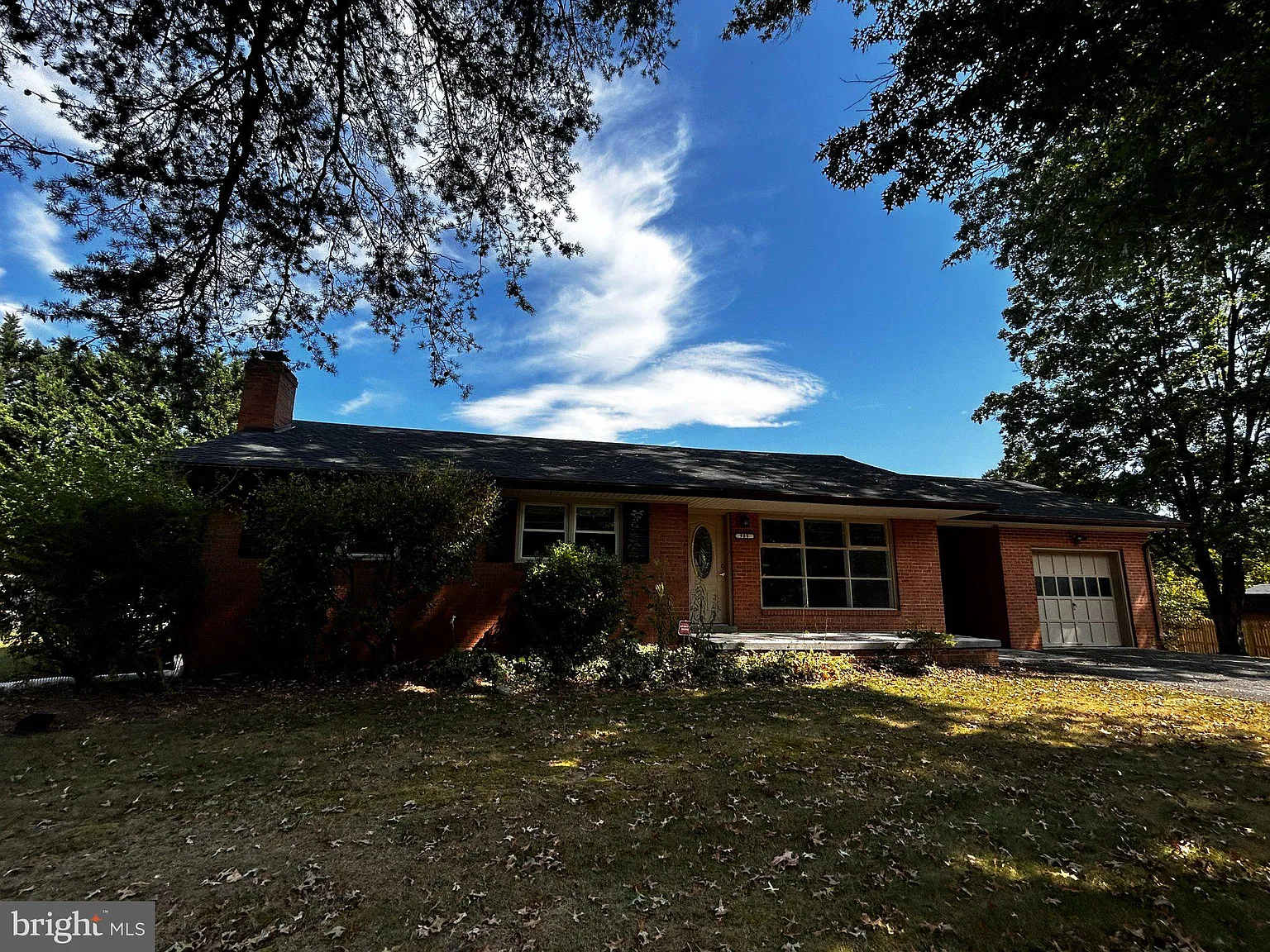 4 bed, 2.0 bath, 2366 sqft, $2,100 — Photo 3