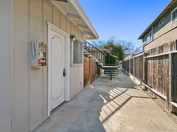 4th image of 741 Calla Dr #3