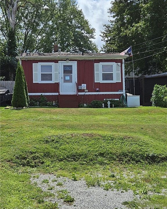 2nd image of 2522 South St