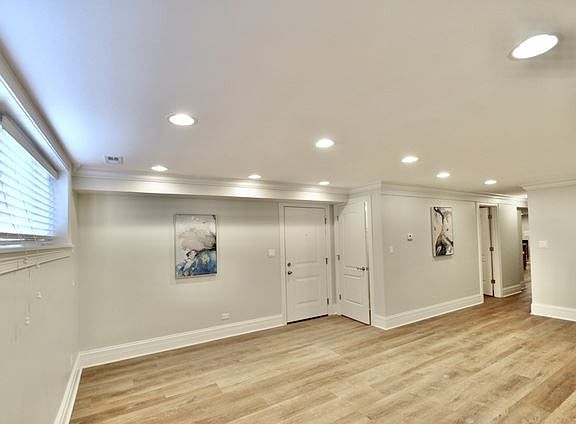 5th image of 6427 N Albany Ave #G