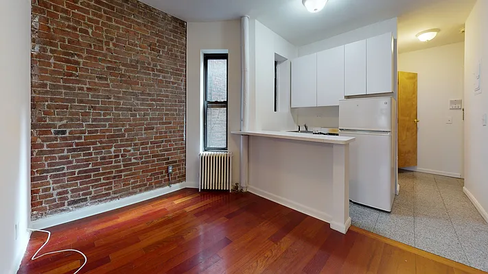 Rented by Bond New York | media 27