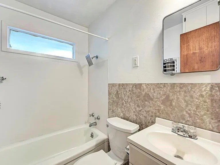 Mohle Dr — Photo 15