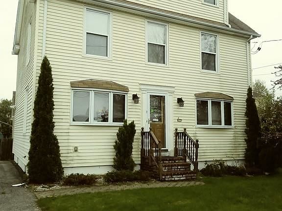 2nd image of 35 Shaw Park Ave