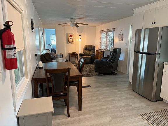 4th image of 2900 Saralake Dr S #82