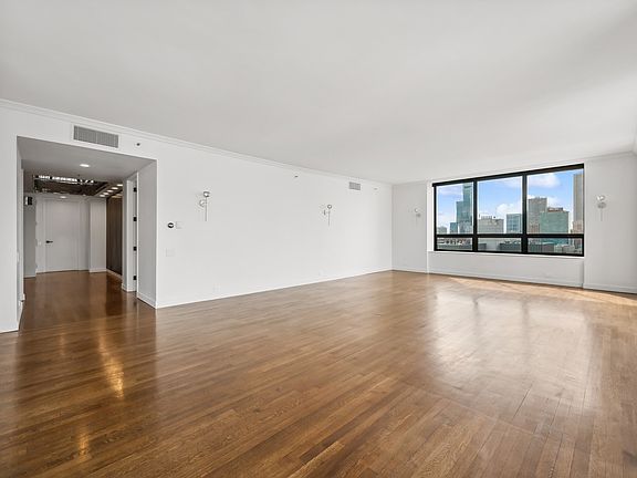 5th image of 180 E Pearson St APT 3307