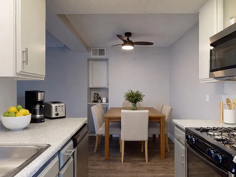 Hillside Village Apartments — Photo 5