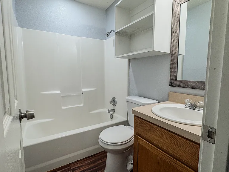 1712 Manor Garden Curv — Photo 10