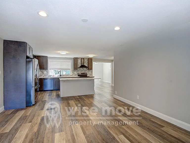 4001 NW 127th St — Photo 9