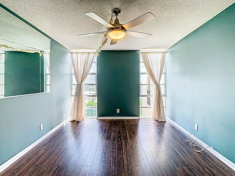 7400 Sun Island Dr #503 — Photo 32