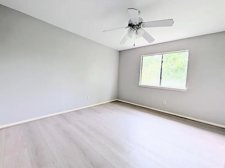 4521 Stonebridge Dr — Photo 9