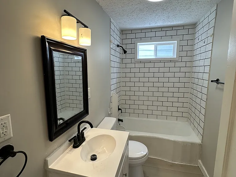 2703 S Walnut St — Photo 10
