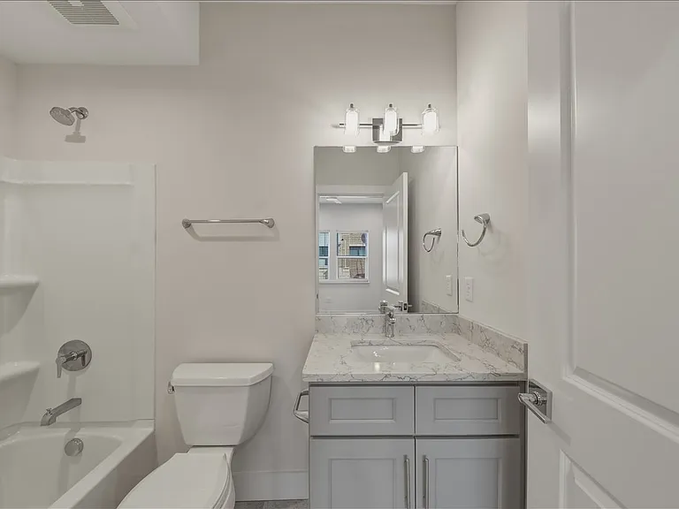 3908 Edwards Rd — Photo 12