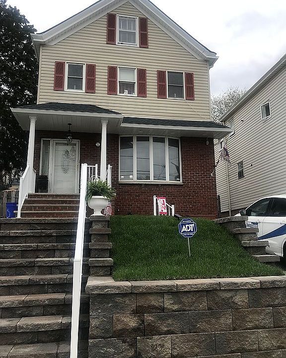 2nd image of 110 Orchard St