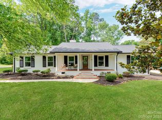 1301 Lynbrook Dr, Charlotte, NC 28211