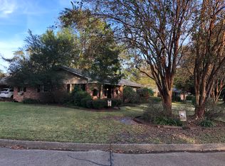 172 Clover Cir, Greenville, MS 38701
