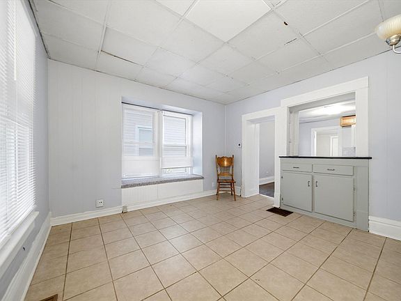 5th image of 1159 SW Plass Ave