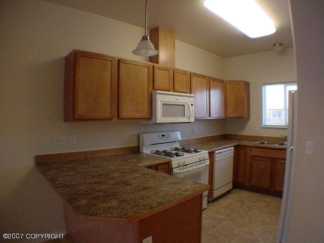 2nd image of L4 B12 Horseshoe Dr #2