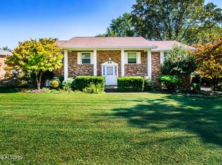 11748 N Williamsburg Dr, Knoxville, TN 37934