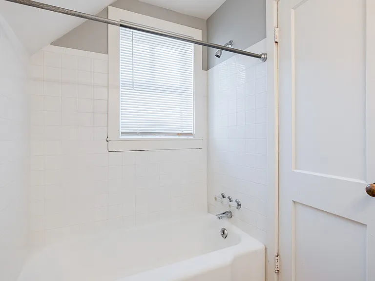 3815 Dewey Ave — Photo 33