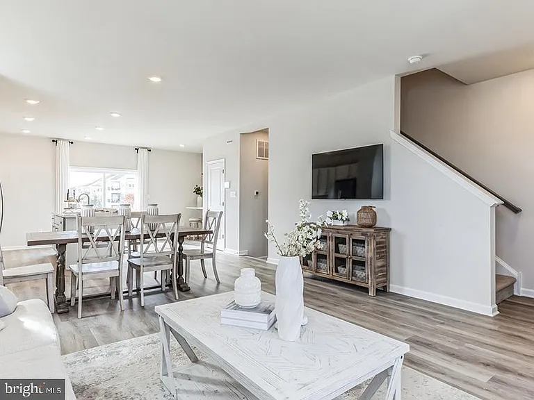 216 Macoun Way — Photo 19