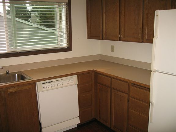 4th image of 15670 NE 70th Ct