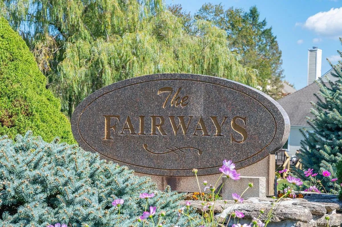 187 Fairway Drive photo 1