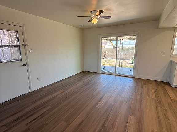 5th image of 7931 W Earll Dr