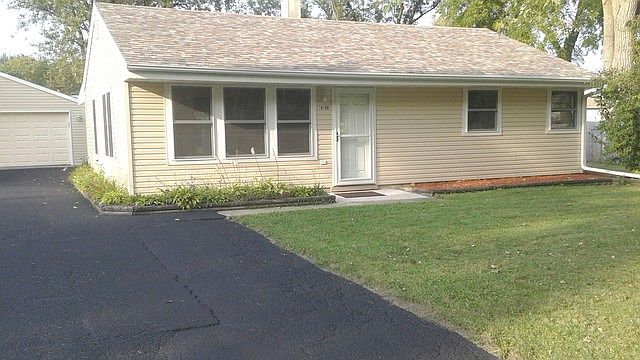 1st image of 18100 W Lindenwood Dr