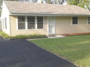 18100 W Lindenwood Dr, Grayslake, IL 60030