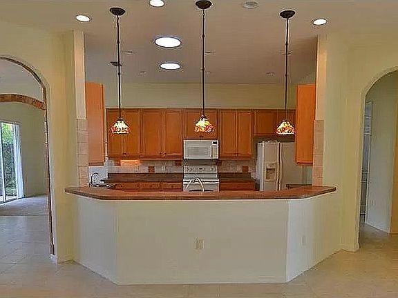 5th image of 4500 Waterford Dr