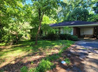 1417 Lake Cir SW, Mableton, GA 30126