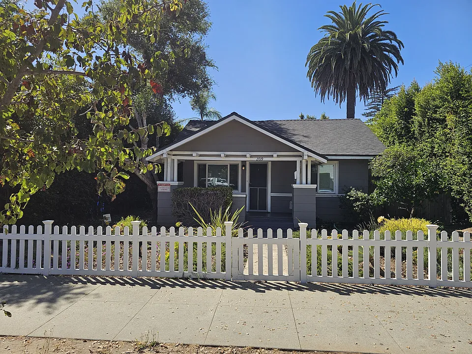 2019 Castillo St