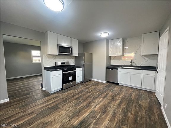 4th image of 2403 21st Ave