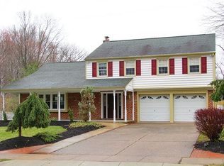 814 Locksley Ln, West Deptford, NJ 08096