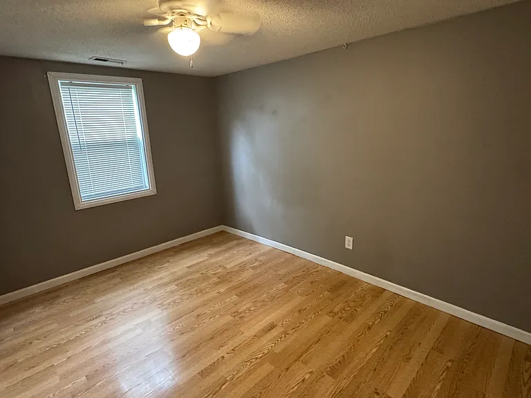 1712 S Oakdale Dr — Photo 7