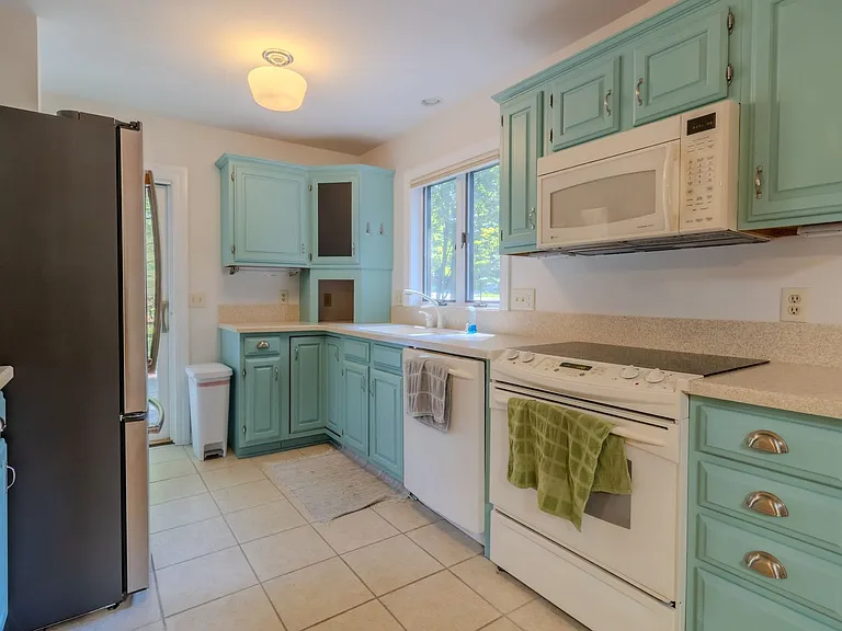 4015 Holiday North Ct — Photo 5