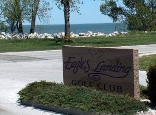 5504 Eagles Landing Dr, Oregon, OH 43616