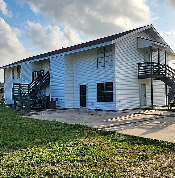 225 Bayou Vista Dr #A — Photo 3