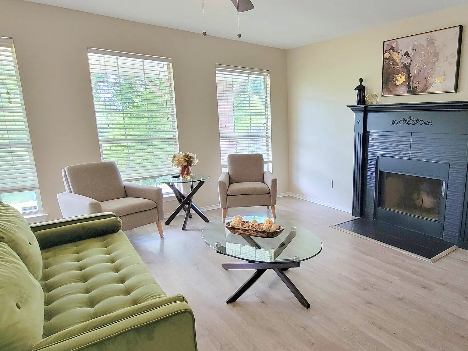 1 bed, 1959 sqft, $650 — Photo 3