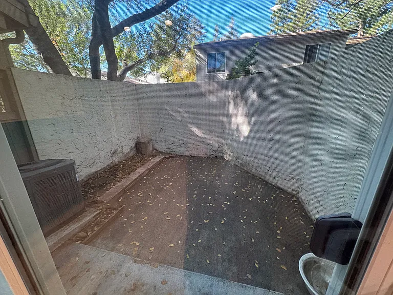 19226 Vineyard Ln — Photo 30