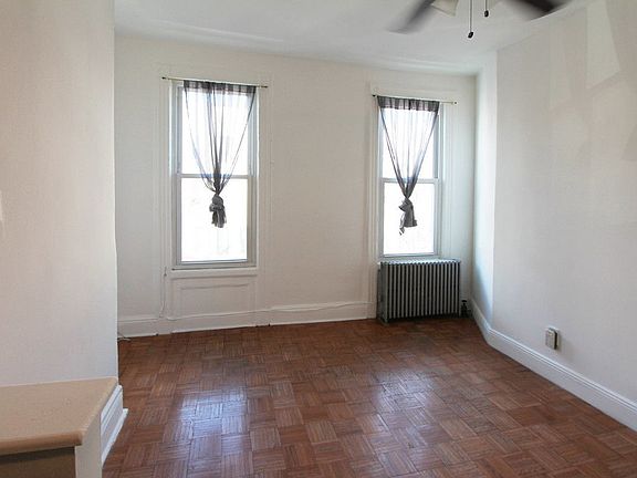 4th image of 170 Stanhope St #3