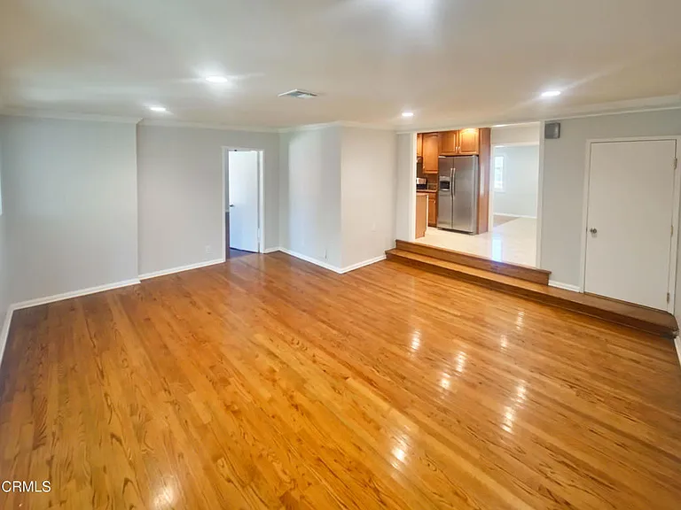 2919 Doolittle Ave — Photo 6